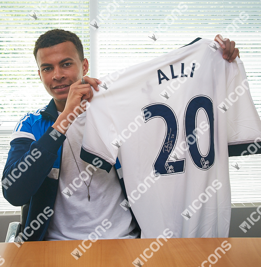 ICDASS2-Dele-Alli-Back-Signed-Tottenham-Hotspur-2015-16-Home-Shirt HOLDING