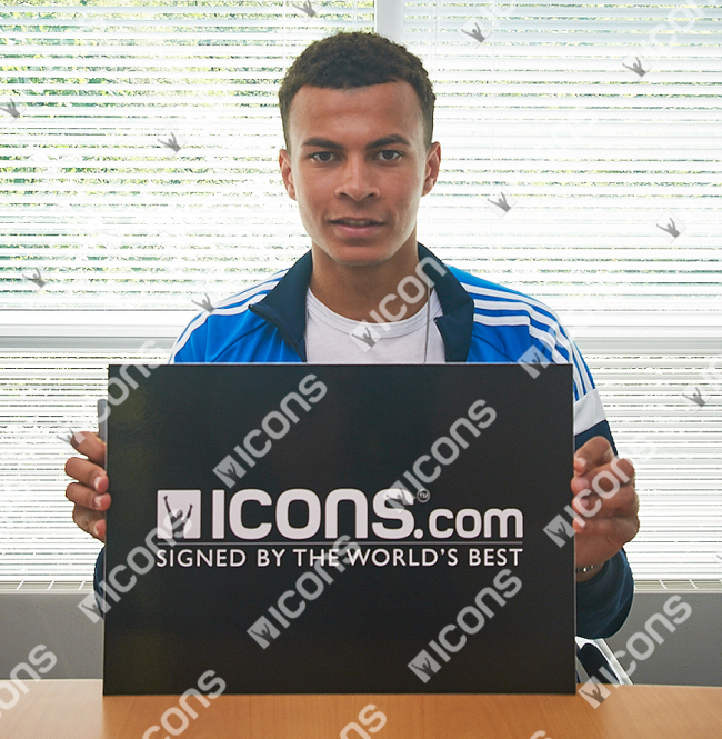 zz-dele-alli-icons-signing-session-may-2016_4_1