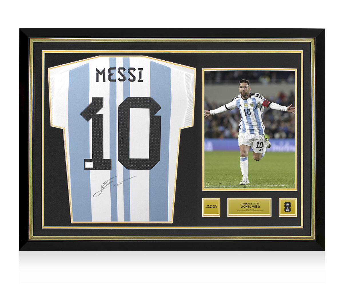 Lionel Messi Official 2022 FIFA World Cup™ Front Signed and