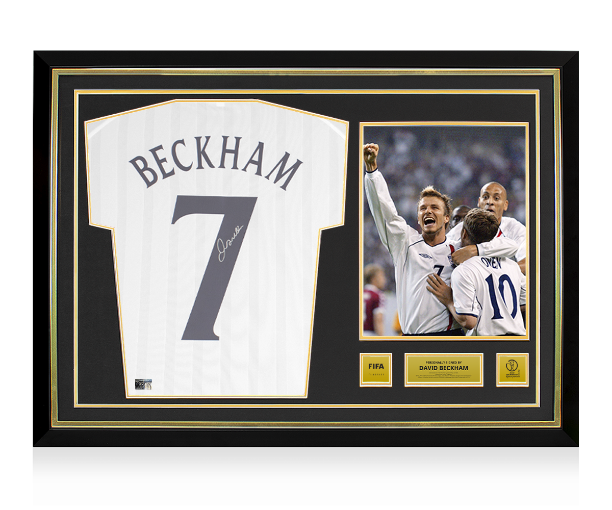 2002年　英国 David Beckham 額縁付きフォト David Beckham Official 2002 FIFA World Cup™ Back Signed and