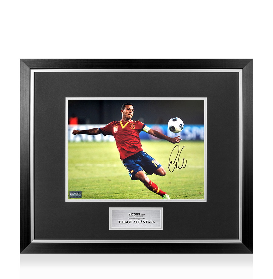 Thiago Alcantara Signed FC Bayern Munich Photo: Bayern Star