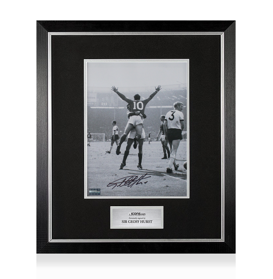 T-shirt Signé Sir Geoff Hurst 1966 - Vainqueur Coupe Du Monde - Cadre Luxe