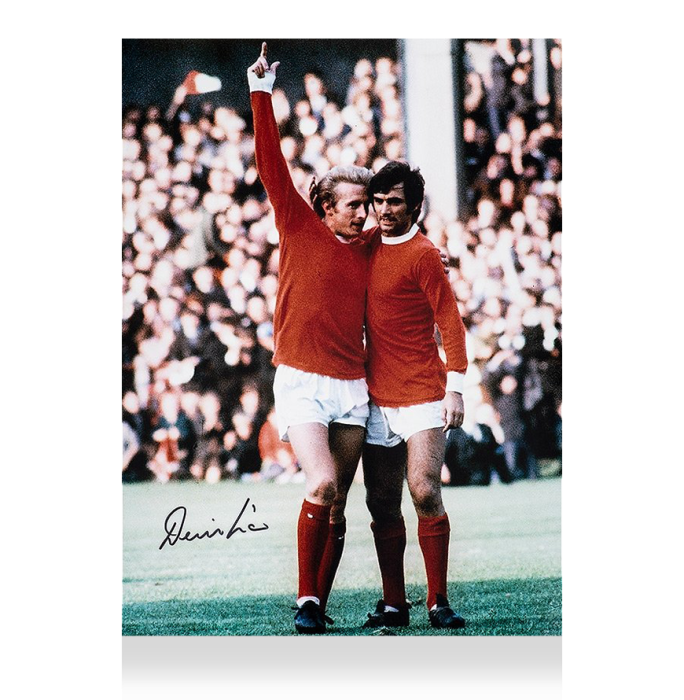 Double maillot encadré signé Bobby Charlton et Denis Law de