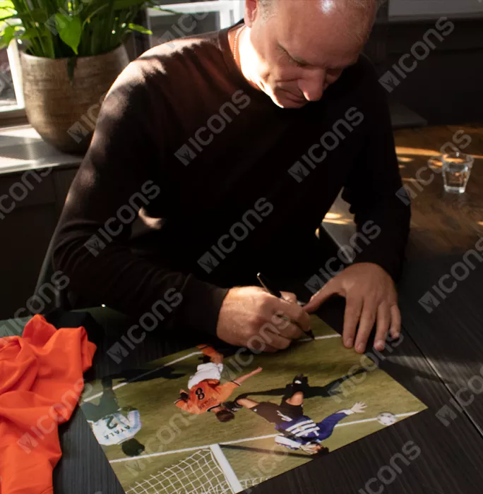 Signing photo Signing photo