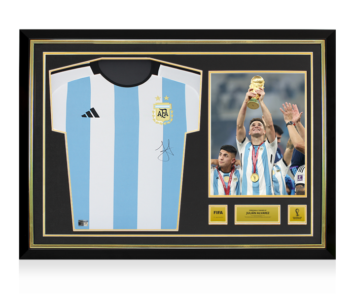 Julian Alvarez Official 2022 FIFA World Cup™ Front Signed and Hero