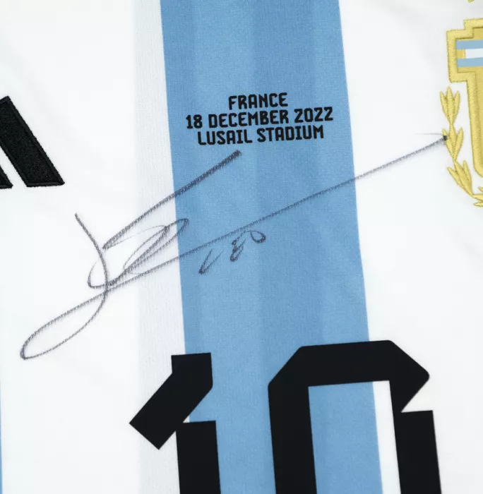 Lionel Messi Official 2022 FIFA World Cup™ Front Signed and