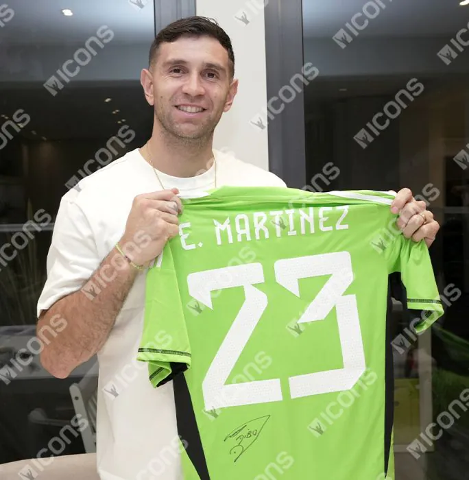 Emiliano Martinez Official 2022 FIFA World Cup™ Back Signed and