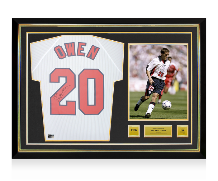 Michael Owen Official 1998 FIFA World Cup™ Back Signed and Hero