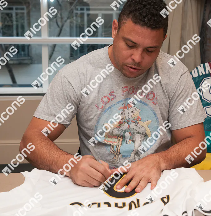 Ronaldo Back Signed and Framed Real Madrid 2004-05 Home Shirt