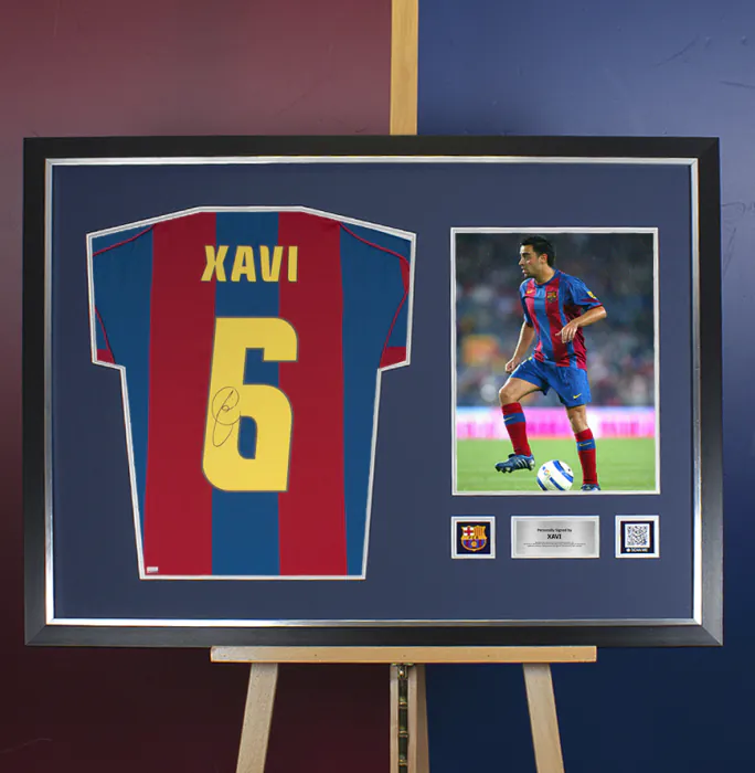 Xavi Official FC Barcelona Back Signed and Framed 2004-05 Home