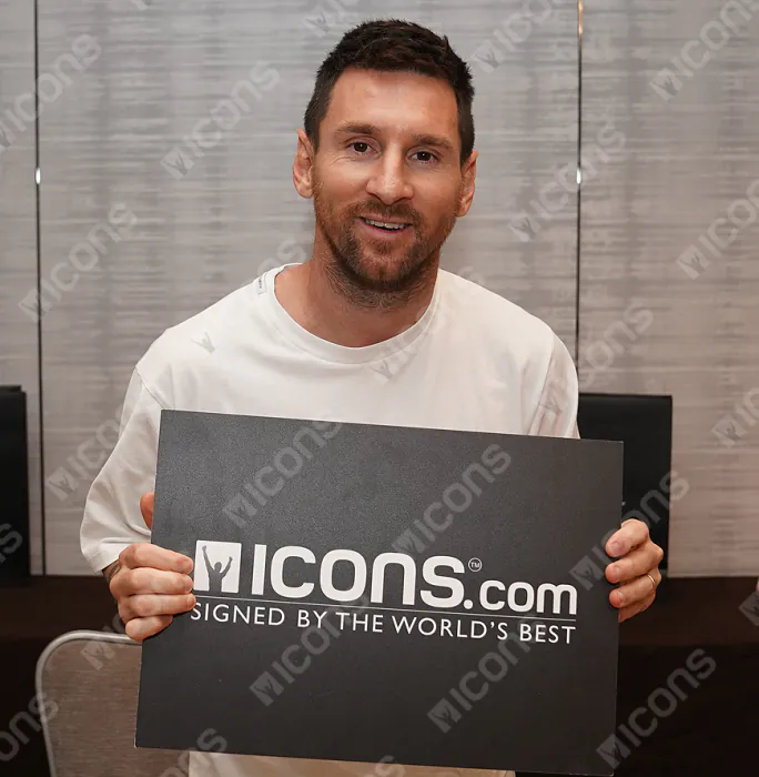 Lionel Messi Official 2022 FIFA World Cup™ Front Signed and Hero