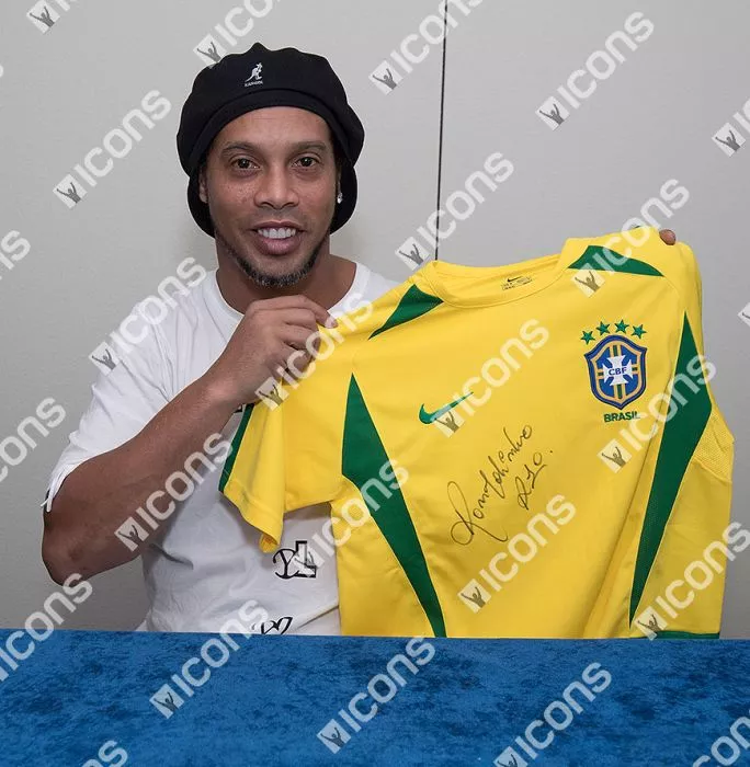 Ronaldinhoサイン入り ブラジル代表シャツ日韓ワールドカップ2002年 Ronaldinho's Brazil Signed Match Shirt, 2002 - CharityStars