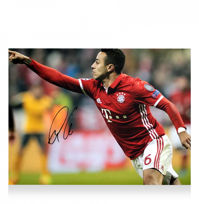 TOPPS サッカーカード MUSEUM COLLECTION ARCHIVAL AUTOGRAPH THIAGO ALCANTARA BAYERN MUNCHEN 08/50 #AA-TA 送料無料 中古 IT1 Thiago Alcantara Signed FC Bayern Munich Photo: Bayern Star