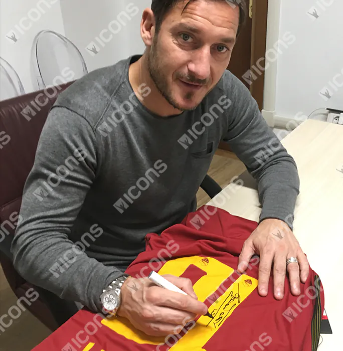 Francesco Totti Back Signed Roma 2017-18 Home Shirt In Hero Frame
