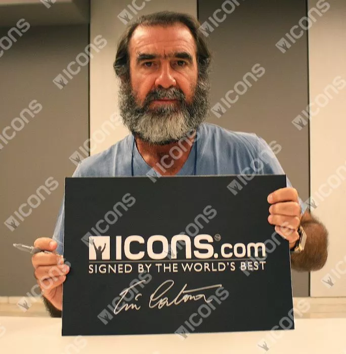 ERIC CANTONA  写真パネル Eric Cantona Signed Manchester United Football Photo. Deluxe