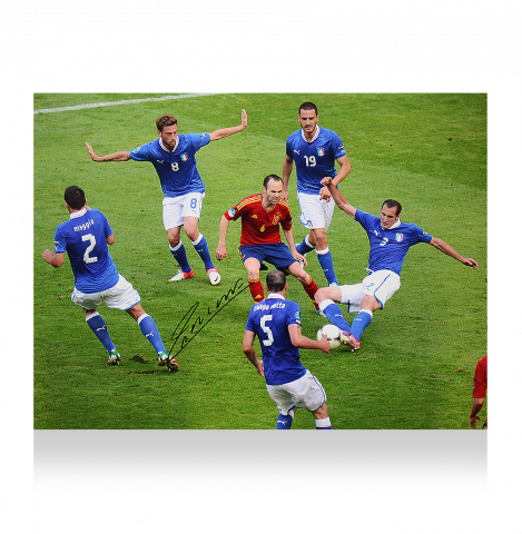 A. INIESTA サイン入り記念品 背番号8 A. INIESTA 8 ユニフォーム - メルカリ