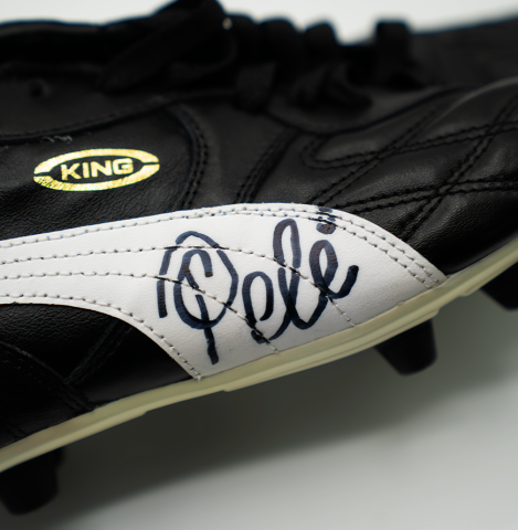 Pele Autographed Black Puma King Cleat In Acrylic Case