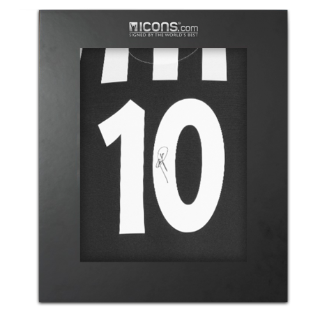 Roberto Baggio Autographed Juventus 1994-95 Home Jersey In Deluxe Packaging Roberto Baggio Autographed Juventus 1994-95 Home Jersey In Deluxe Packaging