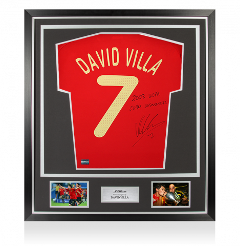 David Villa Signed Spain 2009 Home Shirt Inscription - "2008 UEFA EURO Winner" In Classic Frame