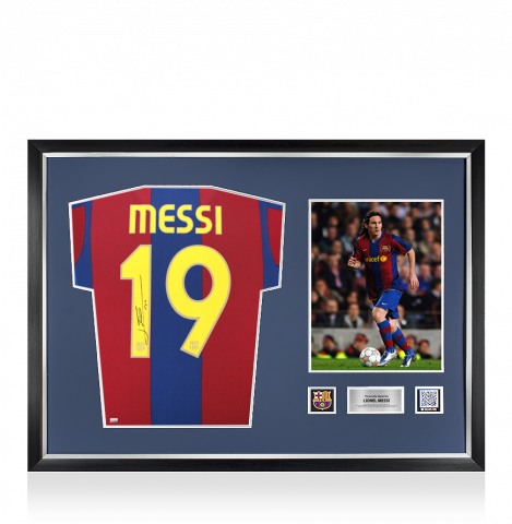 FC Barcelona キャプテンマーク Messi Lionel Messi Official FC Barcelona Signed and Framed Branded