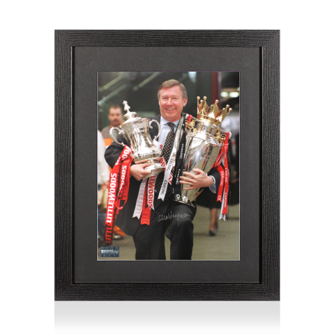 Sir Alex Ferguson signed Manchester United 1996 Double Winner photo in black wooden frame