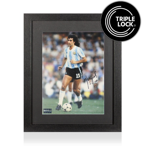 Mario Kempes Signed Argentina Photo In Black Wooden Frame: 1978 FIFA World Cup