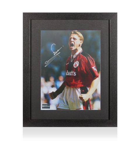 Stuart Pearce Signed Nottingham Forest Photo In Black Wooden Frame: Roar Celebration