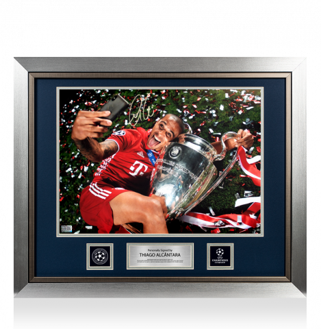 Thiago Alcantara Official UEFA Champions League Signed and Framed FC Bayern Munich Photo: 2020 UEFA Champions League Winner