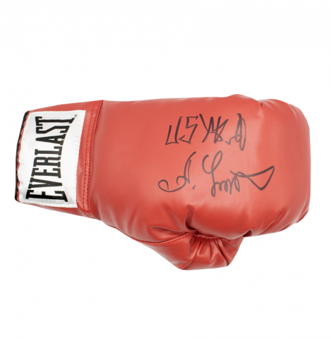 Oleksandr Usyk Signed Red Everlast Boxing Glove In Deluxe Packaging