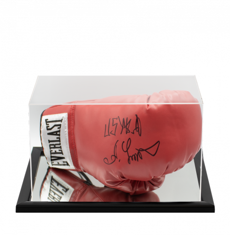 Oleksandr Usyk Signed Red Everlast Boxing Glove In Acrylic Case