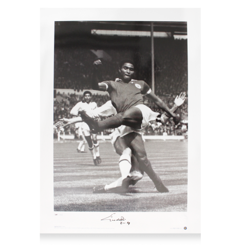 Eusebio Signed Benfica Photo: vs AC Milan 1963 European Cup Final 