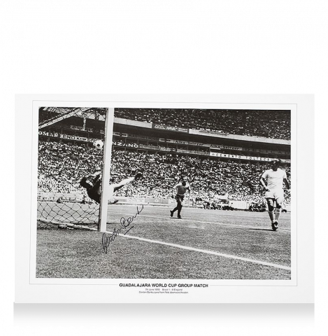 Gordon Banks Signed Photo