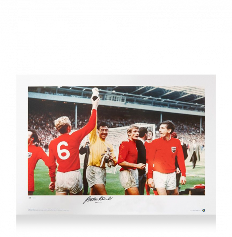 Gordon Banks Signed England Photo