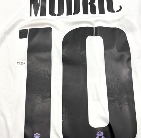 WAREHOUSE SECONDS Luka Modric Back Signed Real Madrid 2022-23 Home Shirt - Grade A