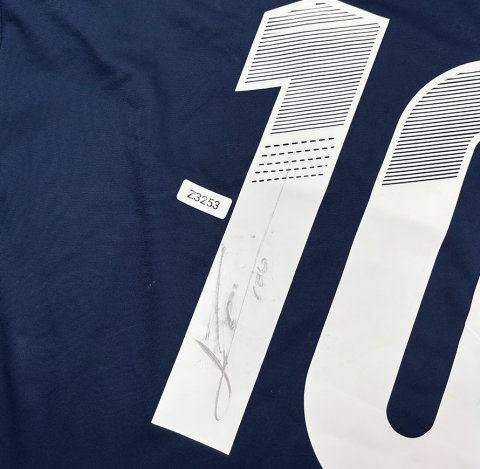 WAREHOUSE SECONDS Lionel Messi Back Signed Argentina 2011 Away Shirt - Grade C WAREHOUSE SECONDS Lionel Messi Back Signed Argentina 2011 Away Shirt - Grade C