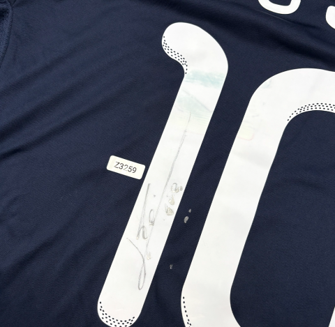WAREHOUSE SECONDS Lionel Messi Back Signed Argentina 2011 Away Shirt - Grade D WAREHOUSE SECONDS Lionel Messi Back Signed Argentina 2011 Away Shirt - Grade D