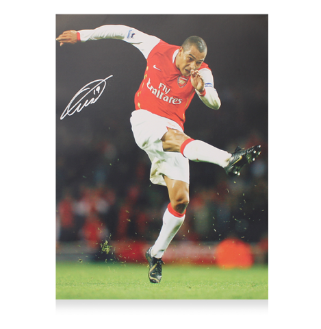 WAREHOUSE SECONDS Gilberto Silva Signed Arsenal Photo- In Action - Grade B