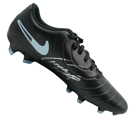 WAREHOUSE SECONDS Roberto Carlos Signed Nike Black Boot - Grade D WAREHOUSE SECONDS Roberto Carlos Signed Nike Black Boot - Grade D