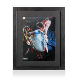 Sir Alex Ferguson Signed Manchester United Photo In Black Wooden Frame ...