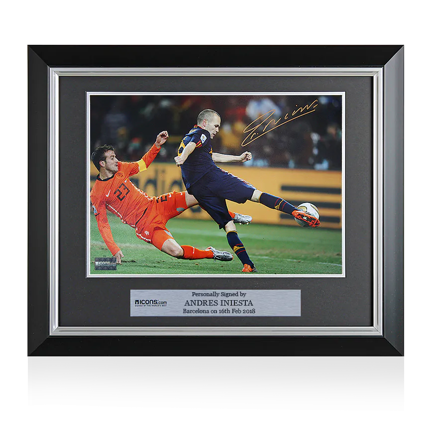 andres_iniesta_signed_and_fram