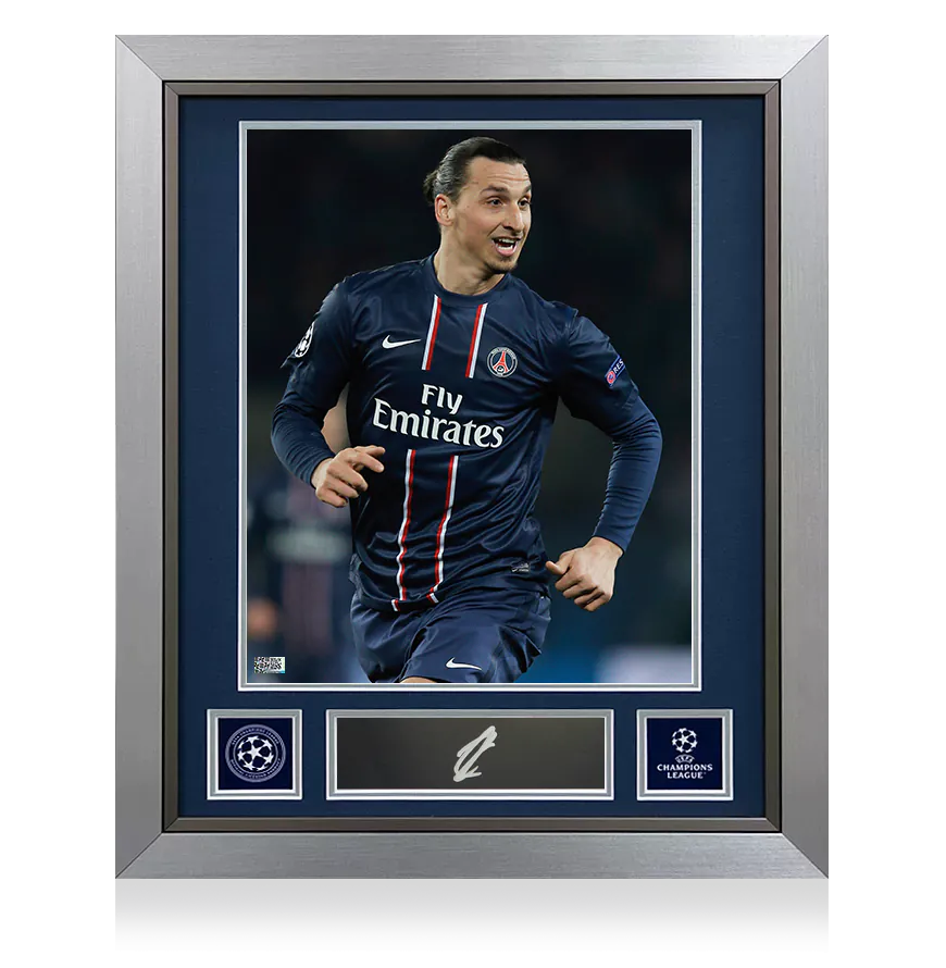 Zlatan Ibrahimović Signed Black Plaque