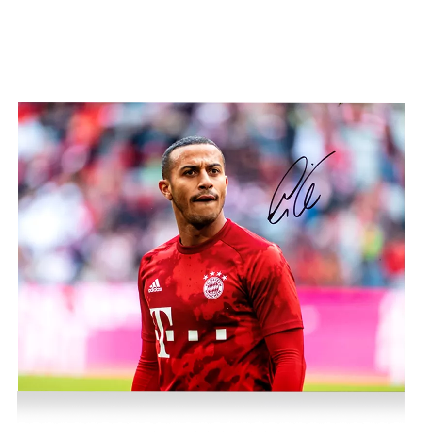 Thiago Alcantara Signed FC Bayern Munich Photo: Bayern Star