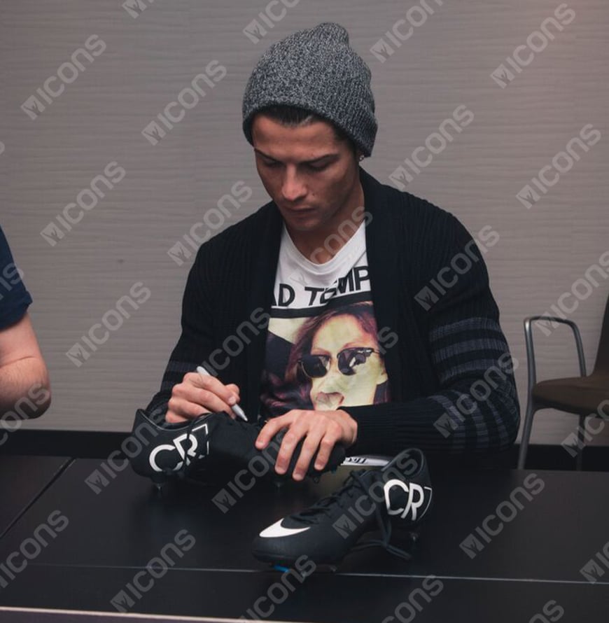 Cristiano Ronaldo signing session