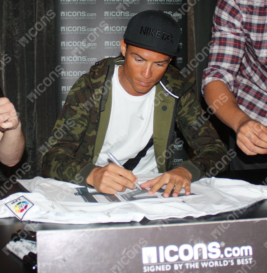 Cristiano Ronaldo signing session