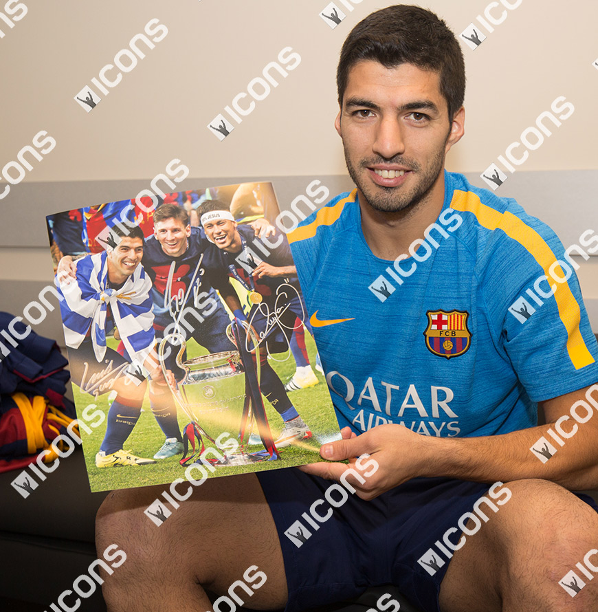 Luis-Suarez-Icons-Signing-Photos
